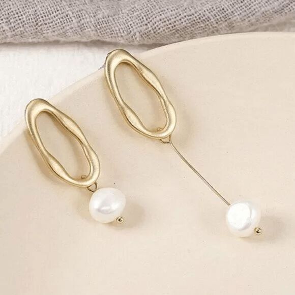 2/$21 Two Size Stylish Pearl Earrings - Picture 2 of 6